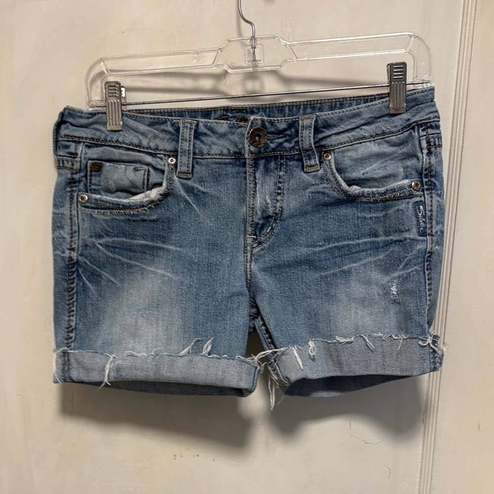Silver Lola Western Distressed Light Blue Denim Cuffed Raw Hem Shorts 28